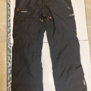 Volcom ski pants women’s gore-Tex size larger black